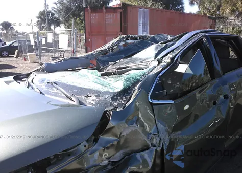 2017 Toyota Highlander Xle z USA, uszkodzony, nr VIN 5TDKZRFH0HS217766